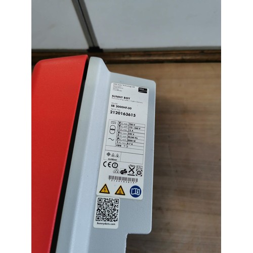 385 - Boxed SMA Sunny Boy solar inverter only used once, model number SB 2000HF-30, comes with a wall brac... 