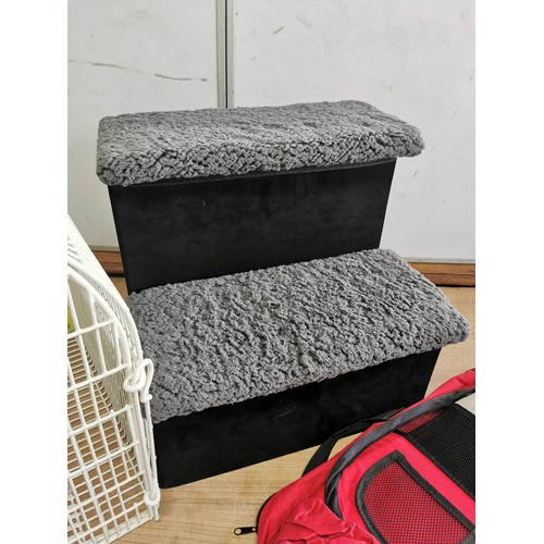 399 - Collection of pet equipment to include a pet cage, pet steps and a collapsible dog run, pet cage mea... 