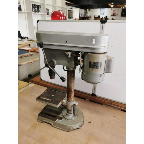 412 - A bench pillar drill 240v by Wickes in working order.