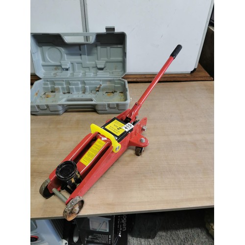 415 - 2 Ton hydraulic vehicle floor jack in original case