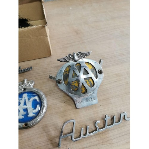 426 - Collection of vintage car badges inc a AA badge, RAC badge, Austin Six, Hornet etc all in good order