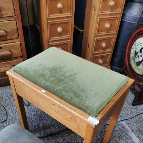 529 - Vintage Light Oak Piano Stool with Green Seat Pad that lifts to reveal a storage area. Height of Pia... 