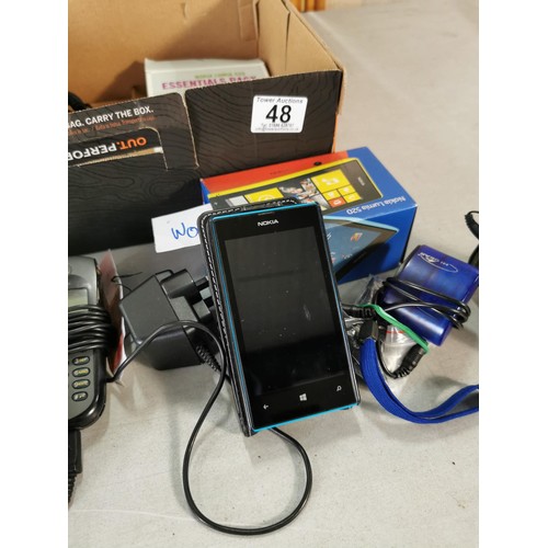 48 - A box of mobile phones and charger. 4 working, 2 wont charge, inc a Nokia Lumia 520, Samsung etc alo... 