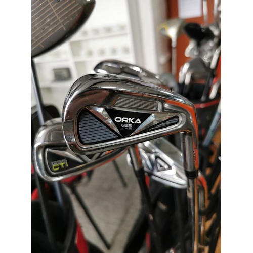 5 - A selection of 6x golf irons to include 3x 7 irons (one being a junior iron), 2x 6 irons and a 4 iro... 