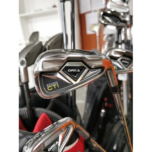 5 - A selection of 6x golf irons to include 3x 7 irons (one being a junior iron), 2x 6 irons and a 4 iro... 