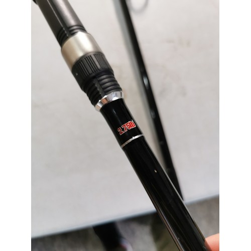 9 - A Banshee TF Gear 2.75lb fishing rod in good overall condition.