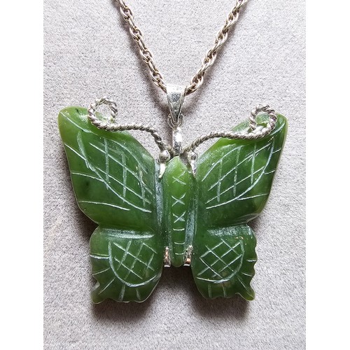 307A - A good quality vintage genuine nephrite jade carved butterfly pendant with overlaid silver antennae ... 