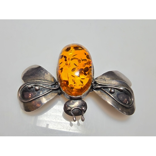 291 - A Stunning Vintage Sterling Silver Bee or Butterfly formed brooch of large proportions inset with a ... 