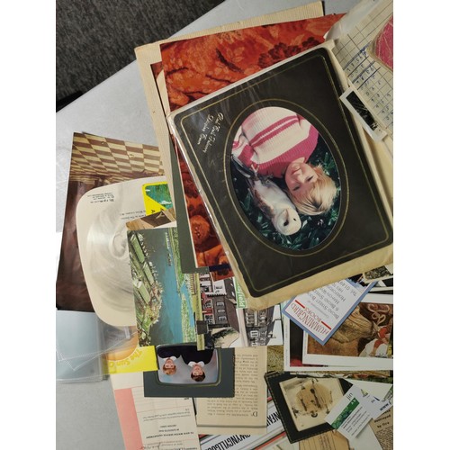 91 - A large quantity of various ephemera to include vintage postcards, a quantity of postcard/photo slee... 