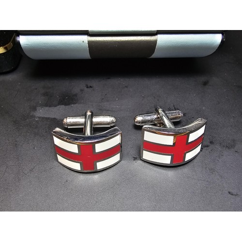188 - 2x pairs of as new unused cased cuff-links, 1 pair features the England flag, the other pair is in G... 