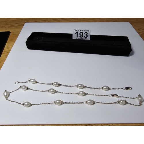 193 - A good quality 925 silver matching jewellery set which includes a pearl necklace and matching bracel... 