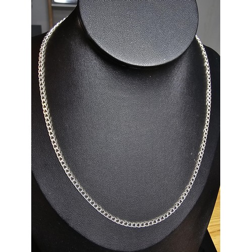 204 - A 925 silver Italy curb link neck chain in excellent clean condition and boxed, total length of 18