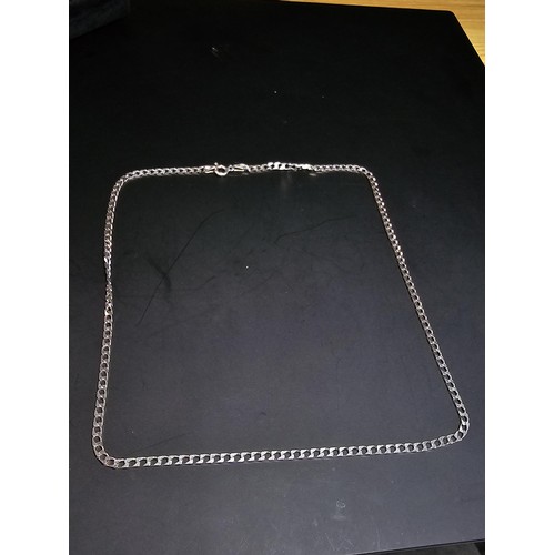 204 - A 925 silver Italy curb link neck chain in excellent clean condition and boxed, total length of 18