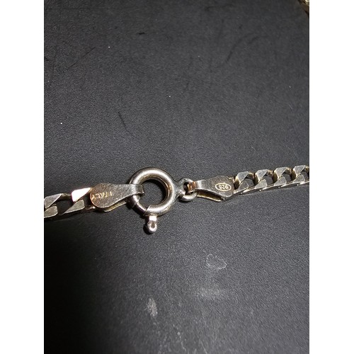 204 - A 925 silver Italy curb link neck chain in excellent clean condition and boxed, total length of 18