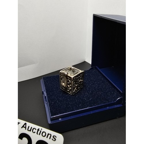 222 - A good vintage 925 silver lidded box charm. The box opens up to store small keepsakes, has an ornate... 