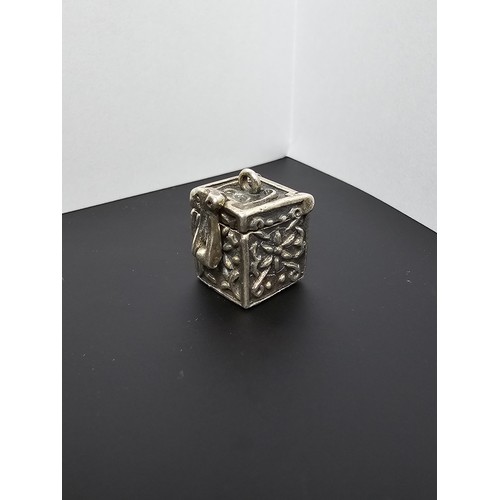 222 - A good vintage 925 silver lidded box charm. The box opens up to store small keepsakes, has an ornate... 