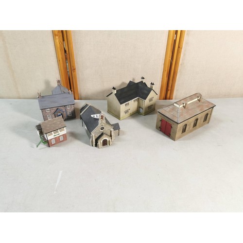 115 - 5x plastic well detailed properties for railway layouts inc a large town house, church, railway shed... 