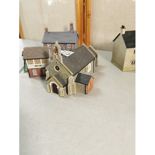 115 - 5x plastic well detailed properties for railway layouts inc a large town house, church, railway shed... 