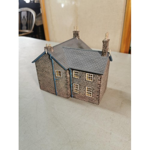 115 - 5x plastic well detailed properties for railway layouts inc a large town house, church, railway shed... 
