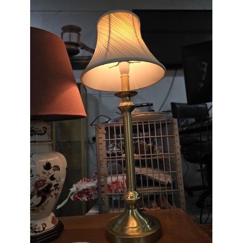 342 - Masons Mandalay pattern table lamp and dusky pink shade along with an attractive brushed brass table... 