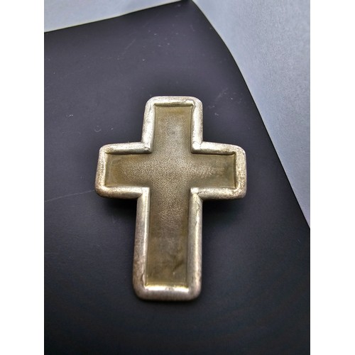 234 - 925 silver vintage cross formed brooch 30mm high and 22mm wide
 in good clean condition boxed