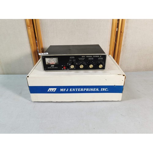 121 - An boxed MFJ Versa tuner II with cross needle meter, in good working order