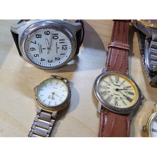 317 - A very large collection of various mens and ladies wrist watches to include some good brand names, S... 