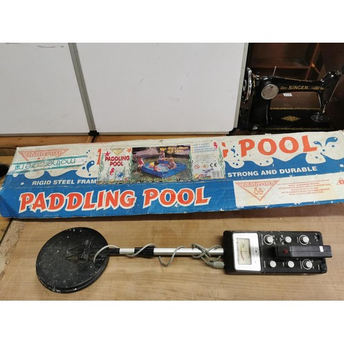 407 - Boxed childcraft paddling pool with steel frame along with a Mirconta 4003 metal detector.