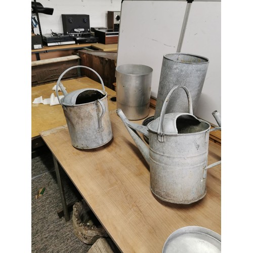 413 - 7x vintage galvanised items to include 4x galvanised watering cans, 1x galvanised bird feeder, 1x al... 