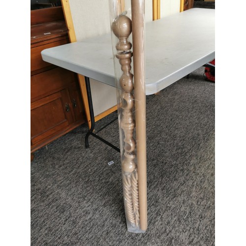 441 - Large as new curtain pole and rings. Box measures 154.5cm length