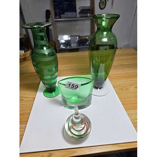 159 - 4 pieces of artglass which includes 2 attractive emerald glass slim vases, 1 other green vase and an... 