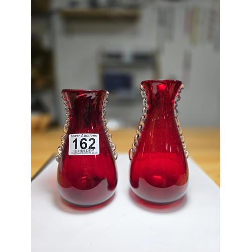 162 - 4 pieces of good quality artglass which includes a good pair of early vintage ruby red white friars ... 