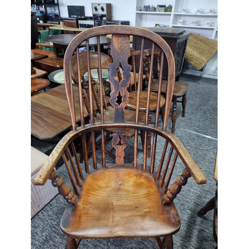 485 - 2x Very Good Antique Solid Elm Spindle Back Windsor Chairs, both have been finely crafted in solid e... 