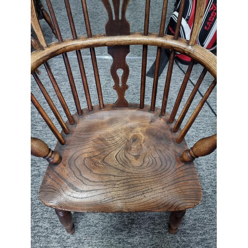 485 - 2x Very Good Antique Solid Elm Spindle Back Windsor Chairs, both have been finely crafted in solid e... 