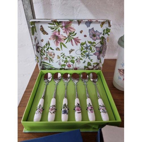 471 - Quantity of collectables to include a Portmeirion Botanic Garden 6 tea spoon set, 2x travel cups by ... 