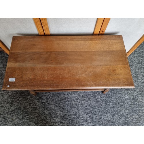 502 - Good quality light oak coffee table in good order wood be an ideal up-cycling piece measures 45cm hi... 