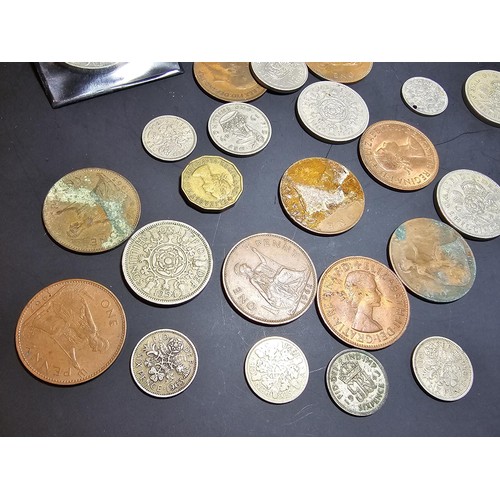 261 - A collection of vintage British coins.