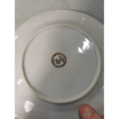 83 - 4x Aynsley ceramic items of royal memorabilia inc a Queen Elizabeth II Golden Jubilee, a boxed Queen... 