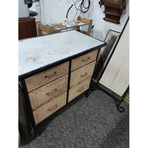 135A - Vintage enamel topped metal chest of drawers with 6 drawers to the front all work well, cream metal ... 