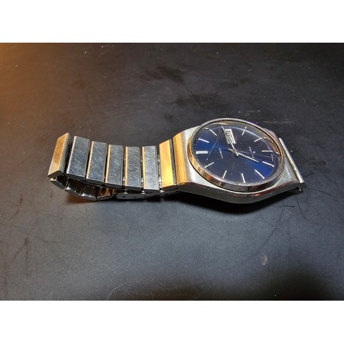 279 - 2 good quality vintage Seiko automatic chrome gents wrist watches, includes a Seiko 5 automatic with... 