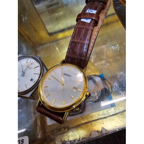 272 - A collection of 5x good quality vintage watches to include 3 Seiko watches (2 are SQ models), a citi... 