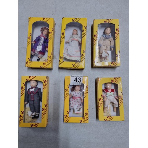 43 - Collection of 6x boxed DelPrado collection figures of miniature dolls all hand sewn and painted in v... 