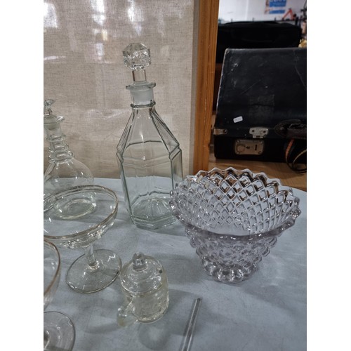 58 - 2x boxes of collectable glass and silver plated ware inc 2x complete cruet sets, bon bon dishes in p... 