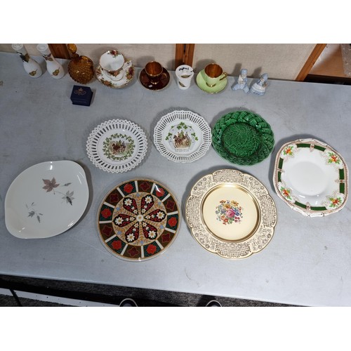 62 - Box containing a large quantity of collectables inc 12x plates inc Royal Doulton, Adderley, Carlton ... 