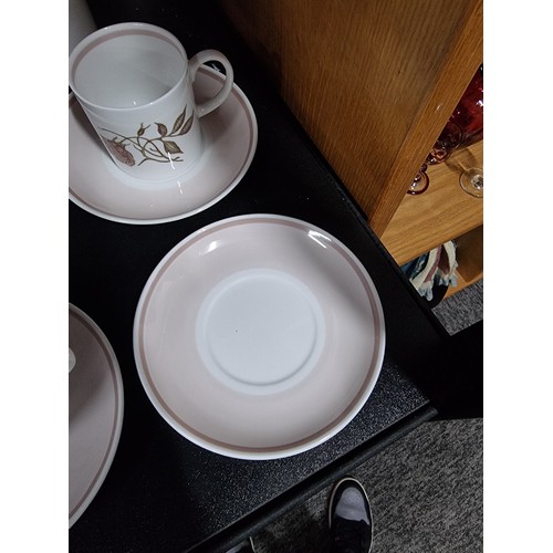 77 - 15 piece fine bone china Susie Cooper Talisman tea set with rose design complete with teapot, milk j... 