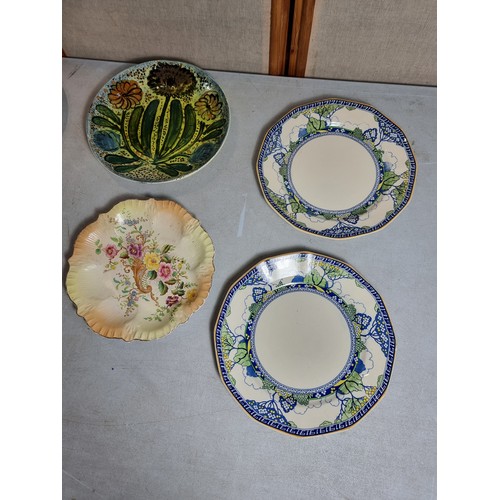 69 - Collection of 13x ceramic collectable plates inc 6x Wedgwood Golden Ivy plates, Minton, Limoges Carl... 