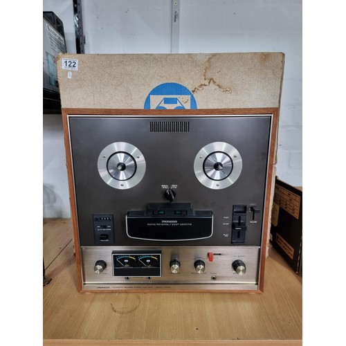 122 - Pioneer automatic reverse stereo tape deck Model T-8600 in good order complete with aerial, power ca... 