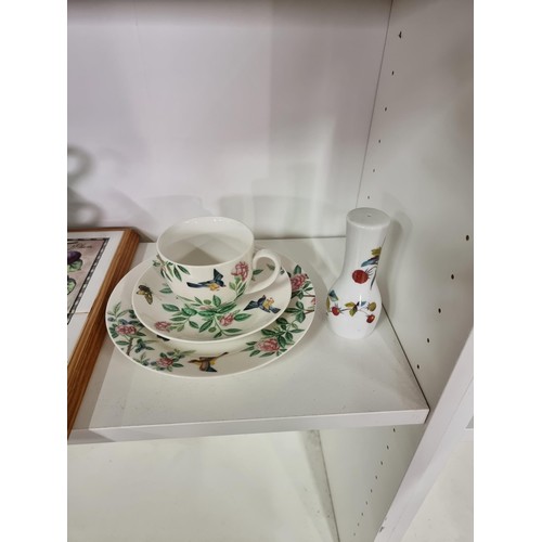 105 - Large quantity of collectable ceramics inc 4x teapots inc a black Arthur Wood teapot, a cream Aladdi... 