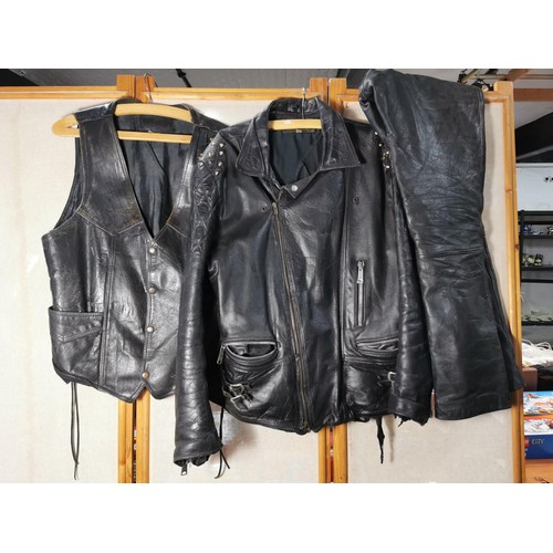 127 - Vintage original bike leathers from the time of the Mods and Rockers including a studded leather bik... 