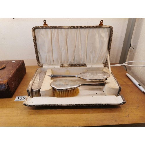 159 - Good quality gentleman's leather grooming set complete with brushes, mirror, bottles, snuff box, alo... 